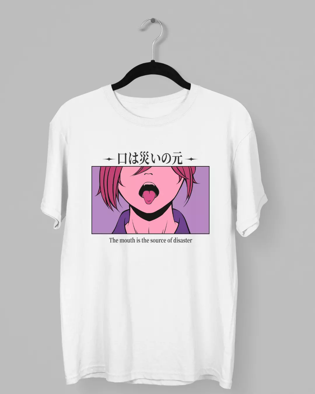 Remera con la frase " The mouth is the source of disaster" y la imagen de un vampiro anime mostrando su lengua
