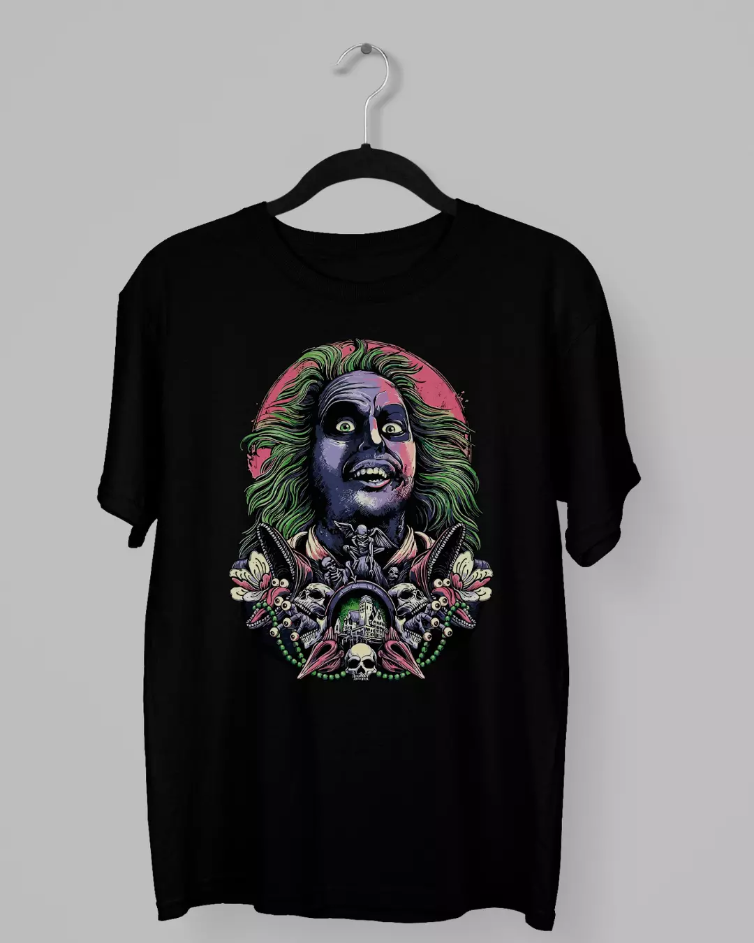 Remera de Beetlejuice con calaveras