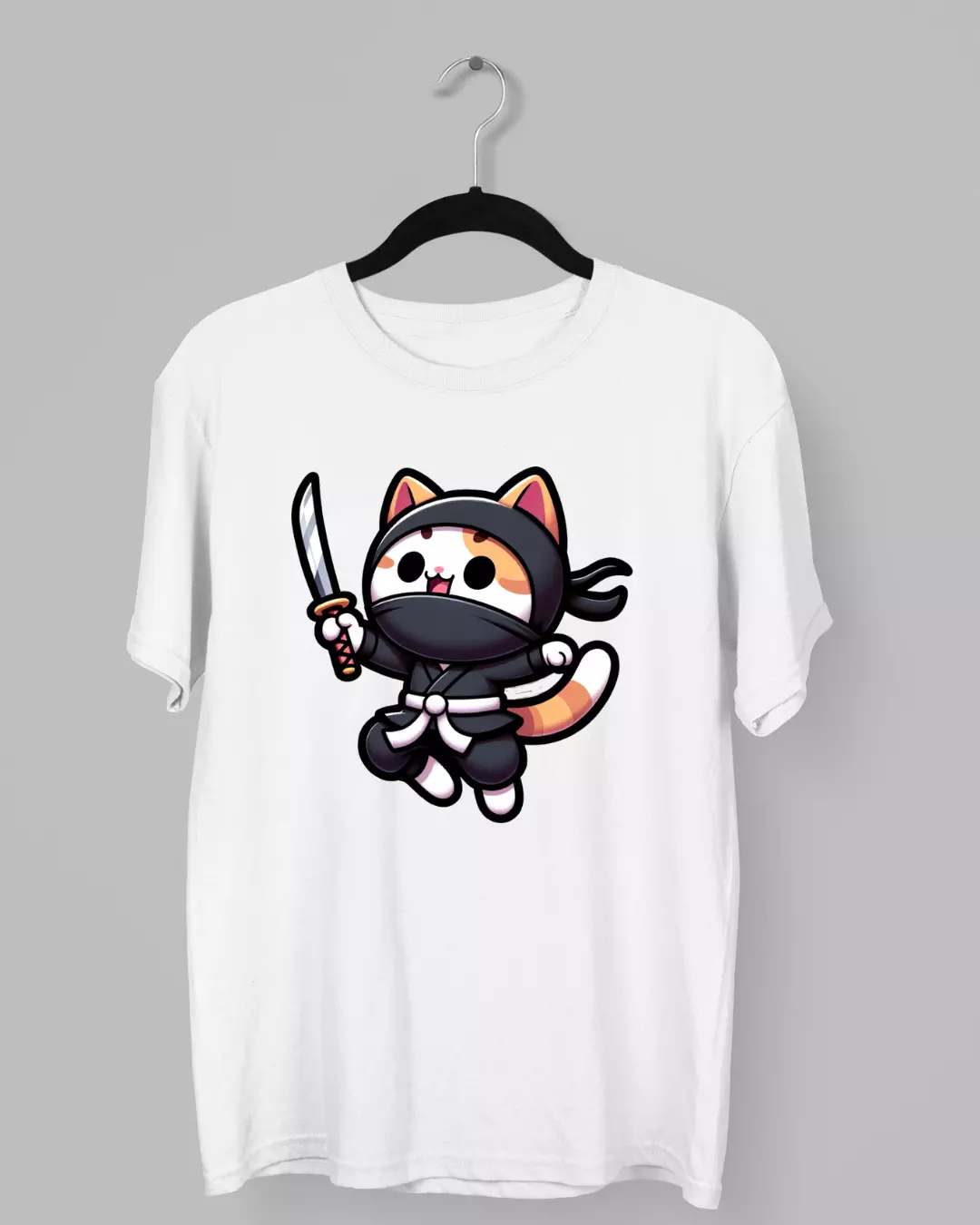 Remera de Gato Ninja con espada y saltando