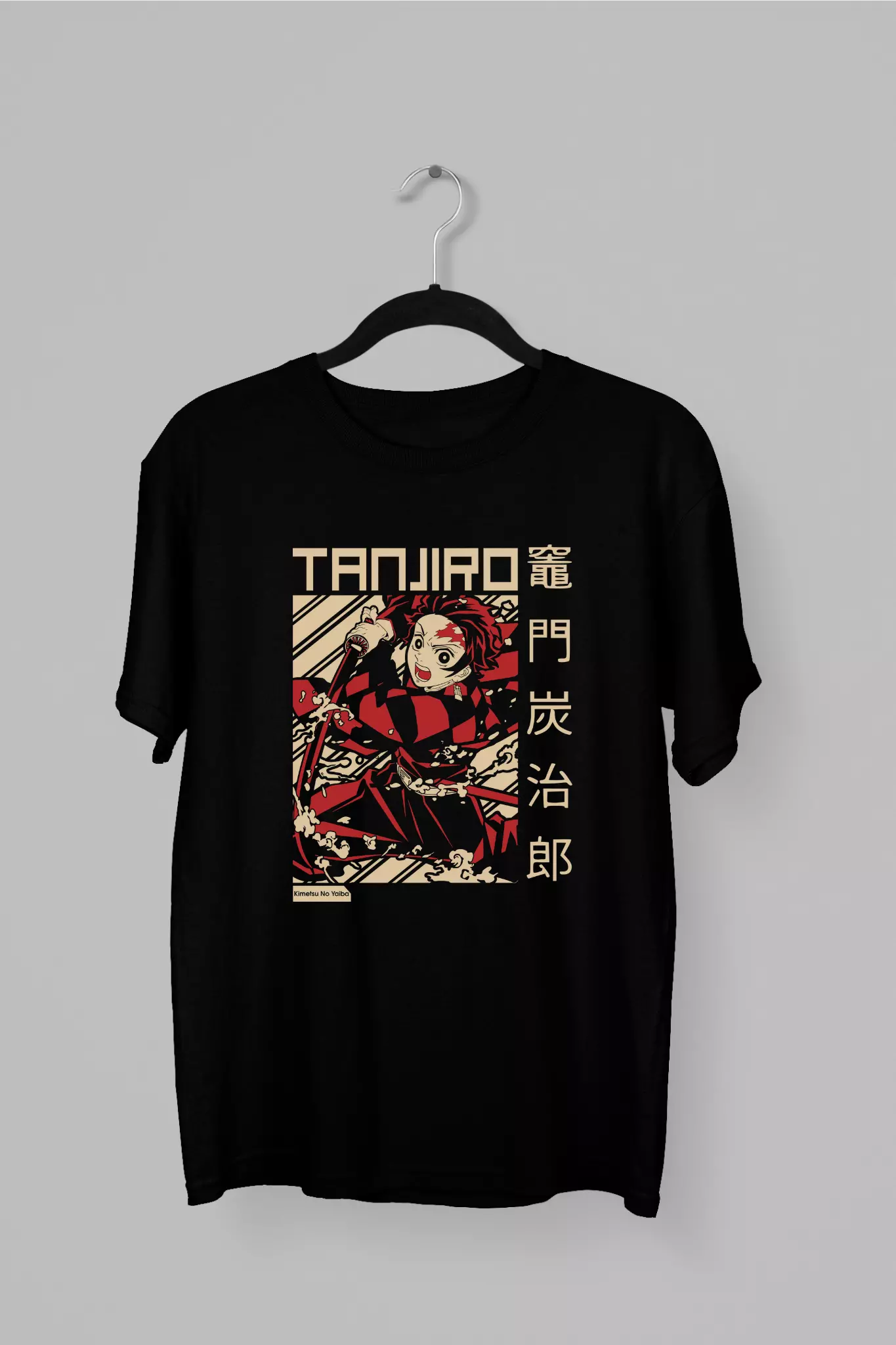 Remera de Tanjiro peleando con su espada
