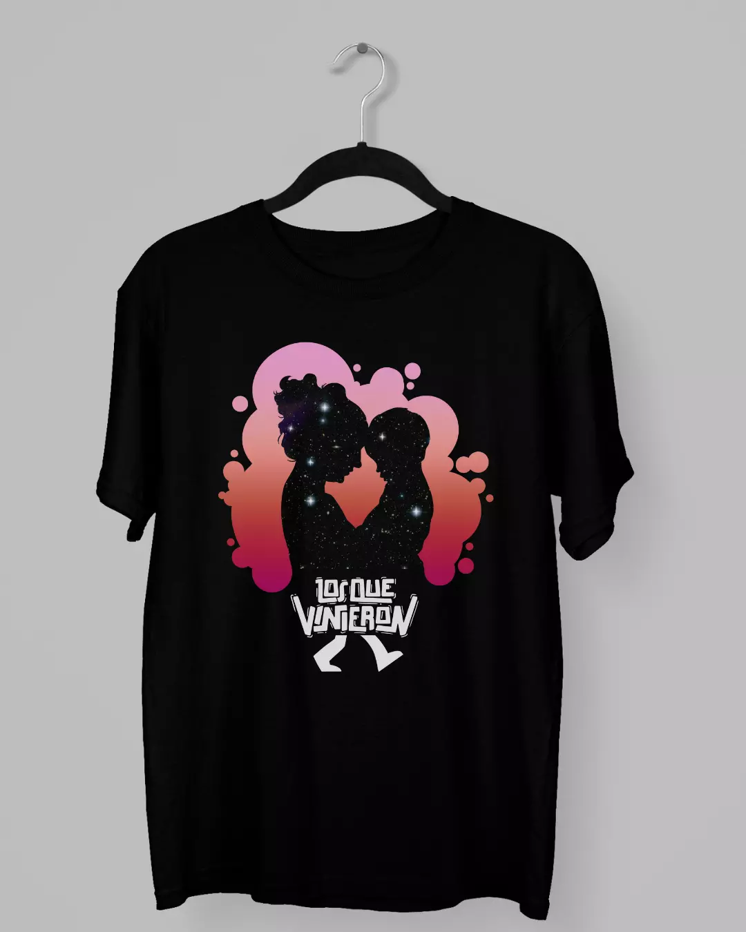Remera de Los que Vinieron "Te Extraño", con la silueta de una madre con su hijo