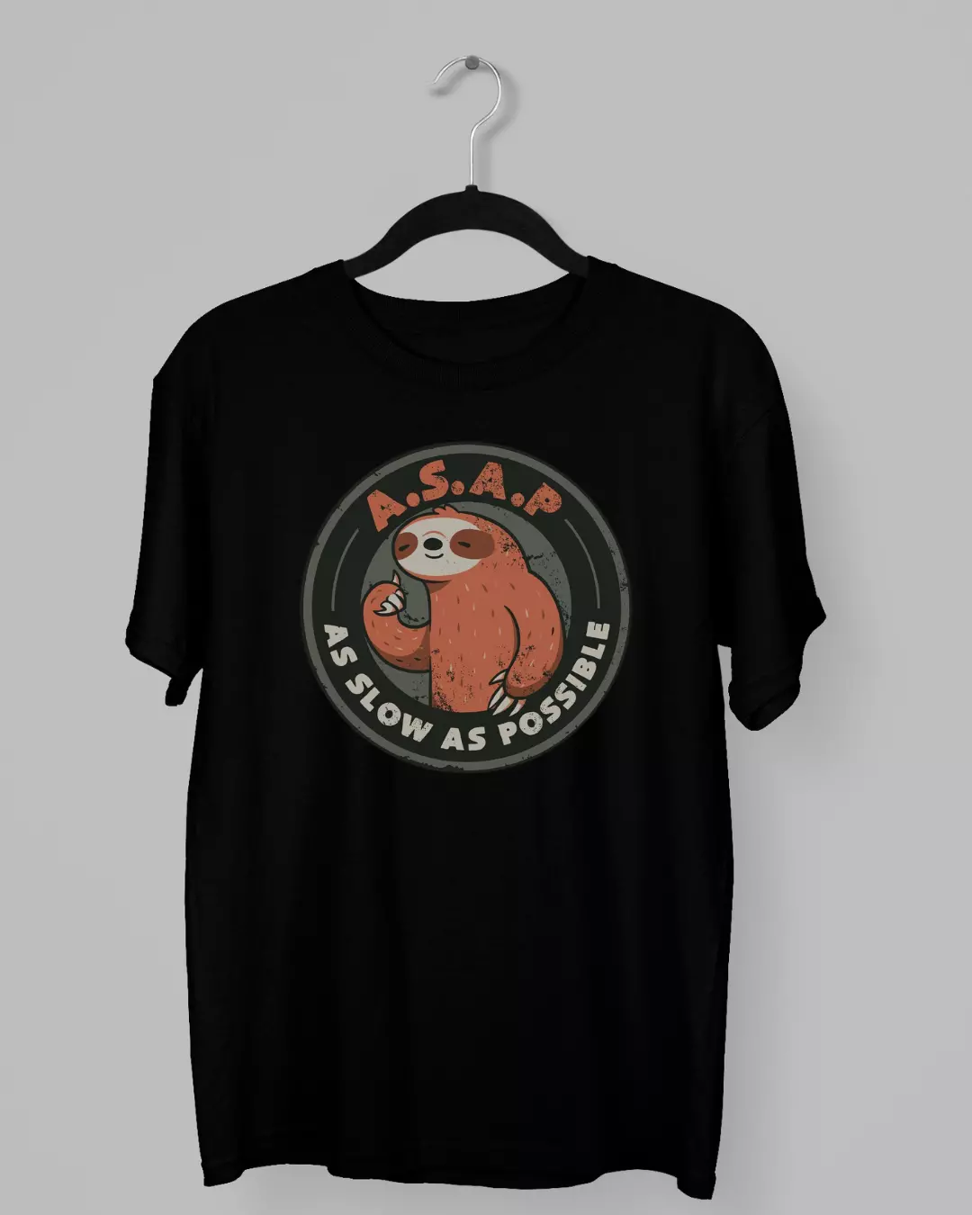 Remera de un Perezoso con la frase As Slow As Possible