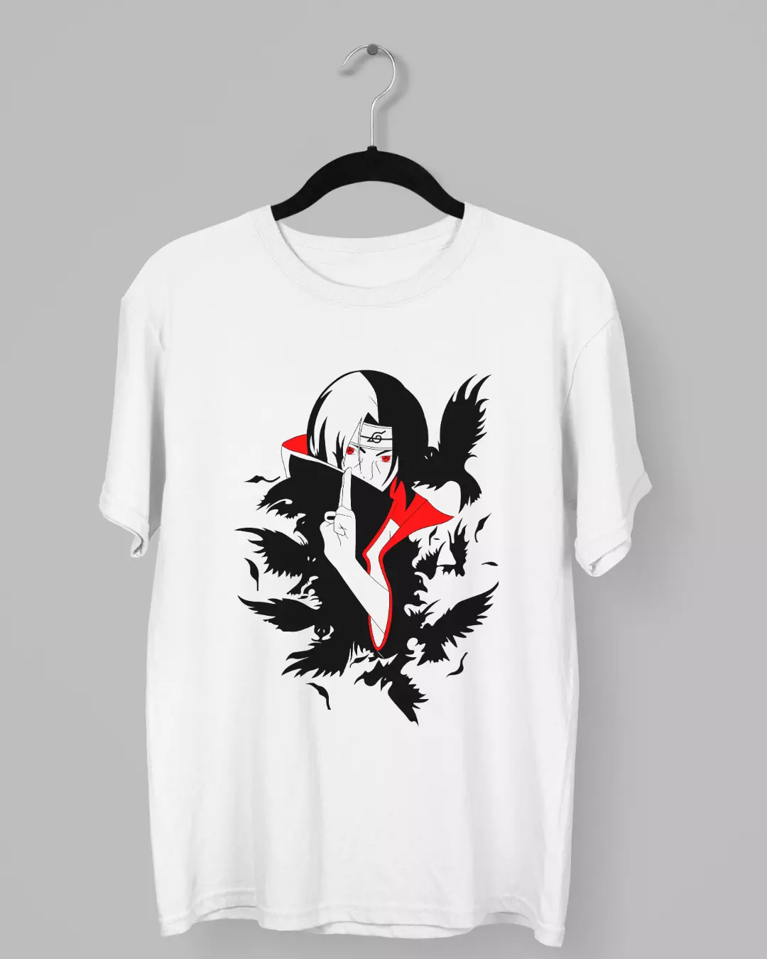 Remera de Itachi Uchiha con Cuervos a su alrededor